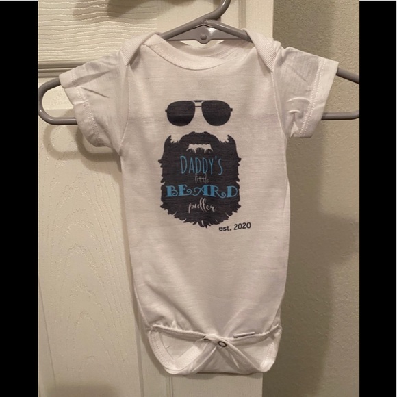 Custom onesies - Picture 2 of 2